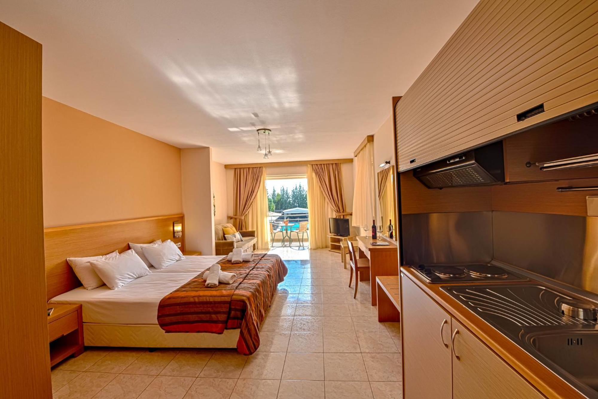 Aparthotel Anilio Plaza Zacharo Pokoj fotografie